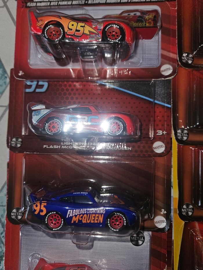 10 voitures cars Mattel neuves Disney Pixars 10 voitures mcqueen différentes - photo numéro 2