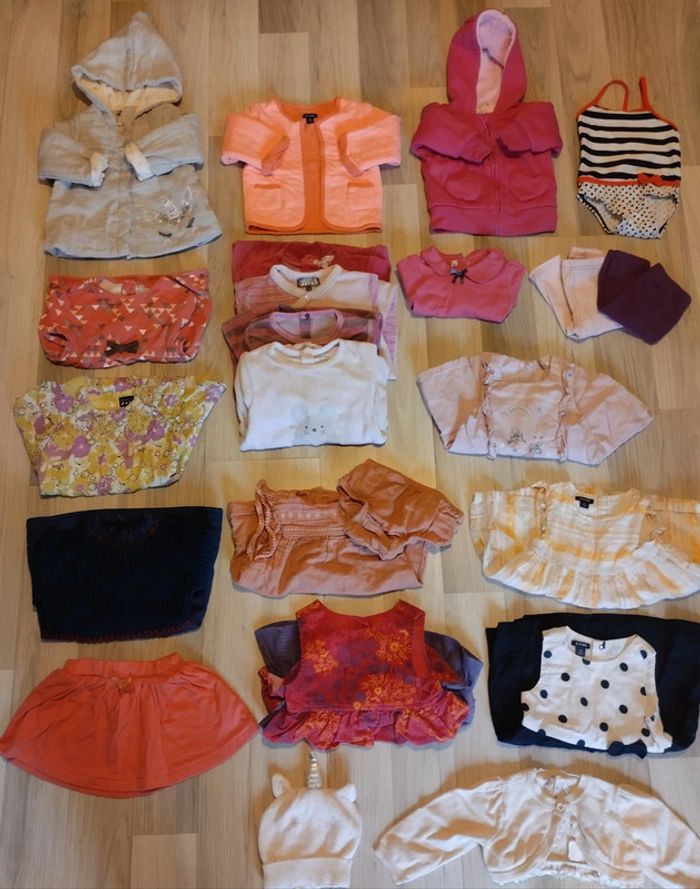 Lot 6 mois fille (22 articles), toutes saisons.