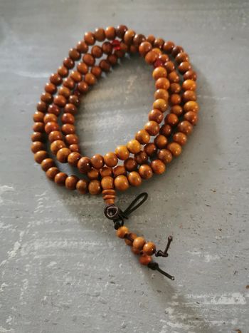 Collier de prière bouddhiste bois