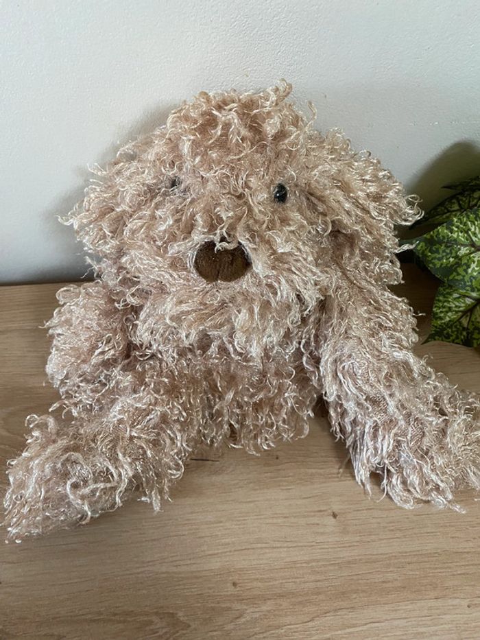 Doudou chien marron allongé bouclette histoire d ours