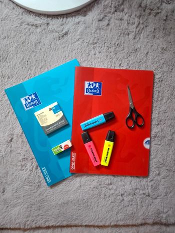 Lot fournitures scolaires / papeterie