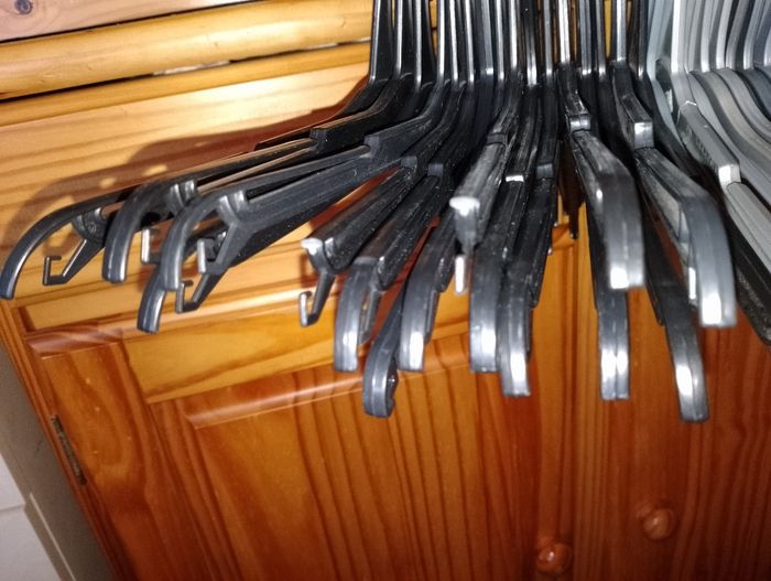 Cintre porte manteau x 29 - photo numéro 3