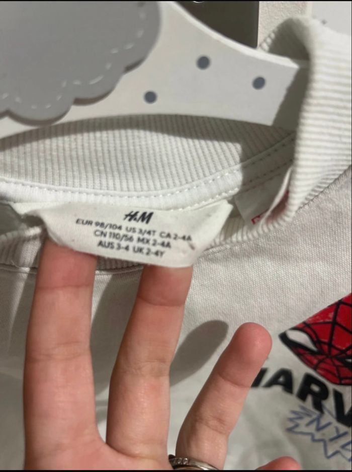 Sweat Spiderman /marvel H&M taille 3/4ans - photo numéro 3