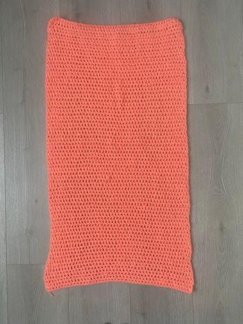 Mini plaid fait main – Coloris Pêche (48x43cm)