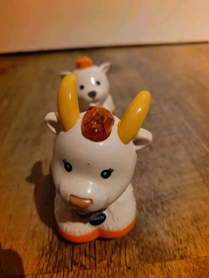 Babette la biquette a devinette et son petit