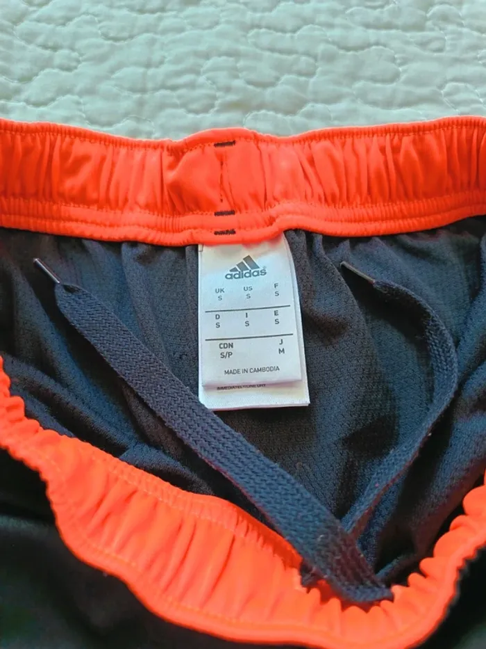 Short Adidas noir et orange taille S - photo numéro 4