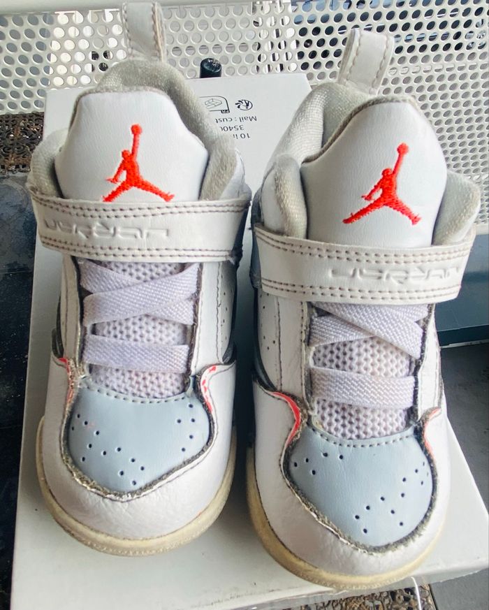 baskets jordan flight bébé taille 22 - vintage 2012 - photo numéro 3