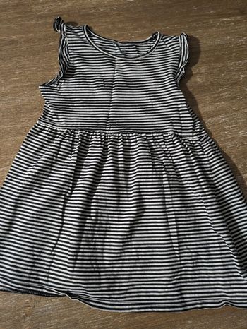 Robe marinière noir blanche 4 - 6 ans h&m