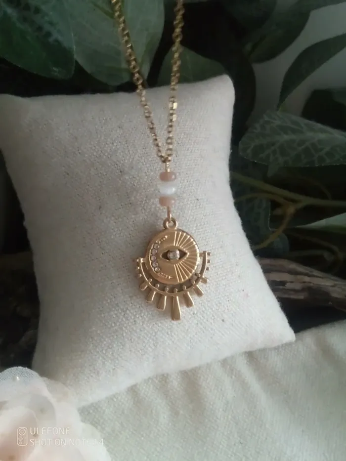 Collier pierre du soleil et sélénite pendentif oeil