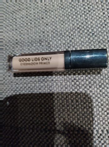 Eye shadow primer flormar