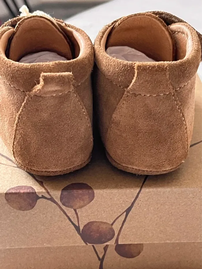 Magnifiques petites chaussures en cuir souple Bisgaard pour les premiers pas de bébé taille 19 - photo numéro 13