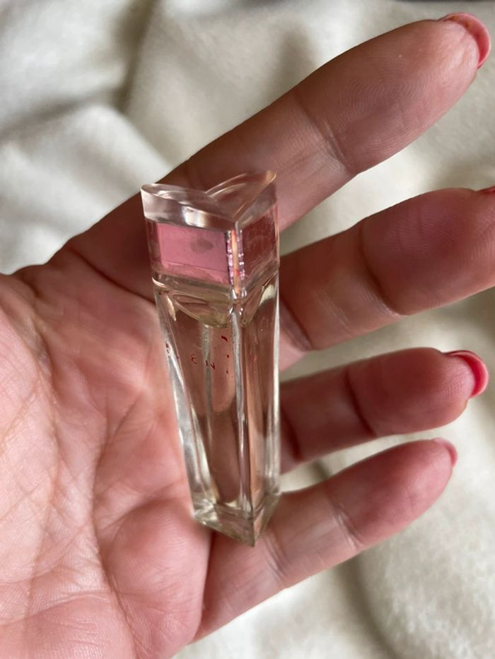 Miniature parfum sentiment escada - photo numéro 2