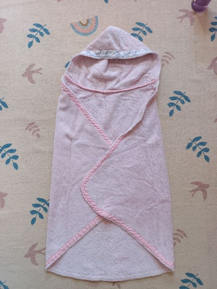 Serviette de bain bébé rose dauphin