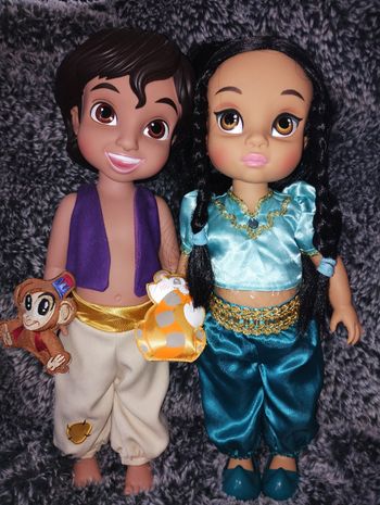 Lot de 2  poupées Disney animator neuves