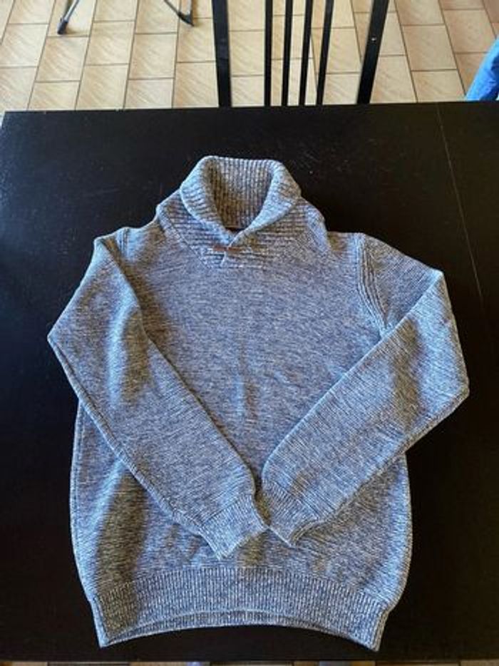 Pull d’hiver bleu et blanc