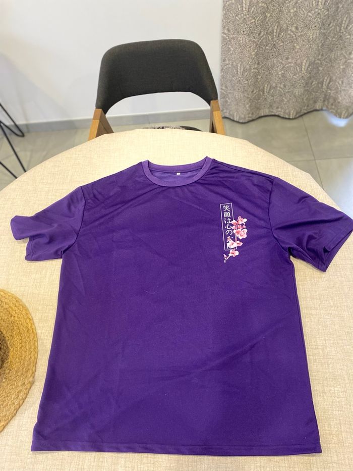T-shirt violet motif carpes japonaises - photo numéro 4