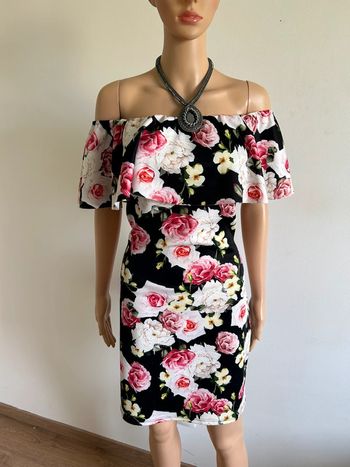 Robe fleurie avec épaules dénudées LolaLiza taille 38 jamais portée