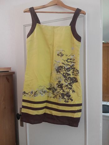 Robe à bretelles vert anis et marron