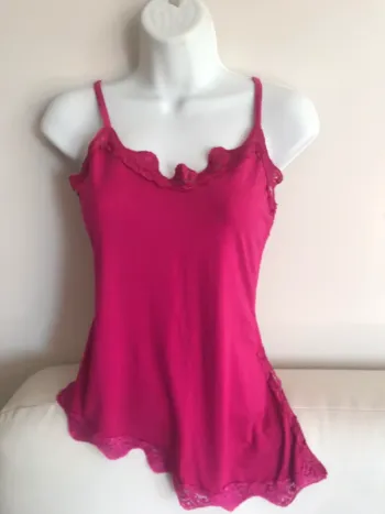 Débardeur rose fuchsia dentelle neuf