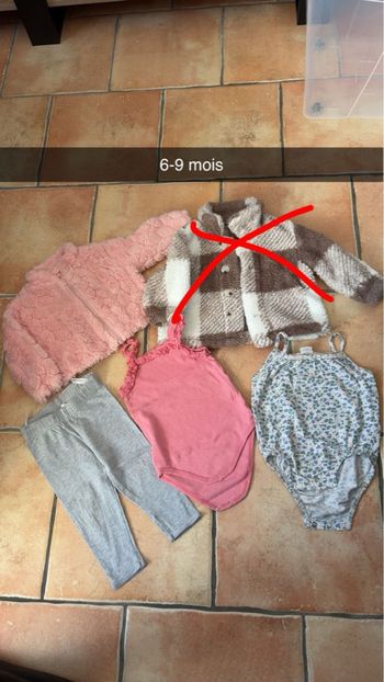 Vêtements 6-9 mois