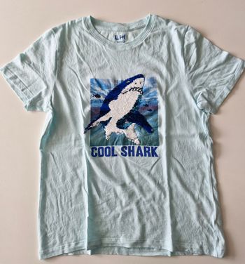 T-shirt requin à sequins réversibles