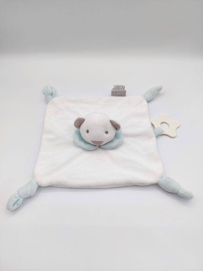 Doudou plat ours blanc MATHILDE M col bleu 4 nouettes anneau dentition blanc sos doudou pro - photo numéro 1