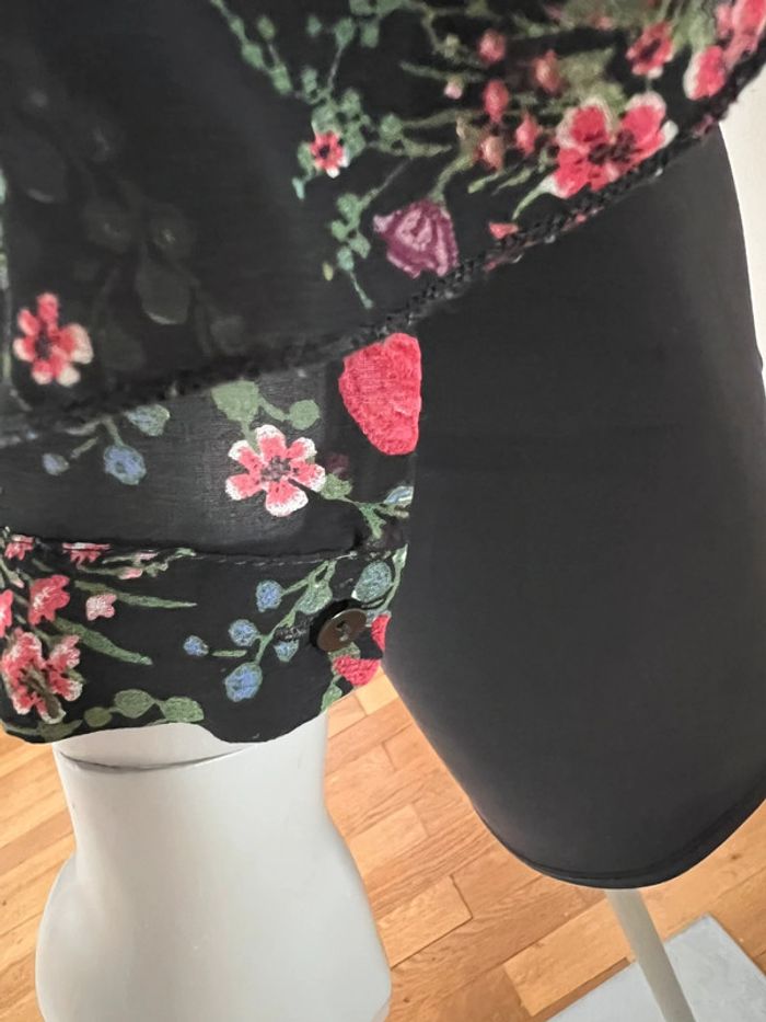 Blouse Zara noire à fleurs et volants taille S - photo numéro 8
