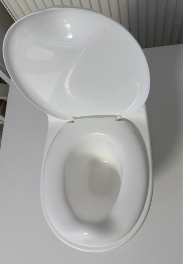 Pot bébé Nûby avec chasse d’eau électrique – Piles incluses – Très bon état - photo numéro 2