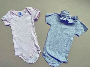 Lot 2 bodies Petit Bateau 12 m.
