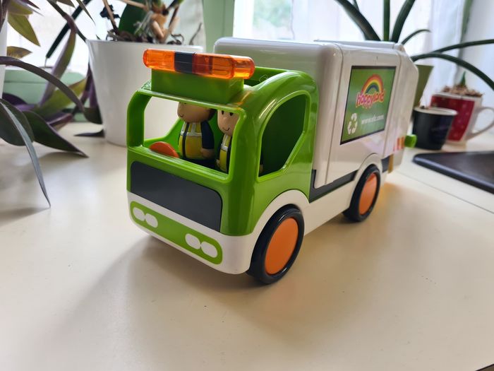 Camion poubelle électronique