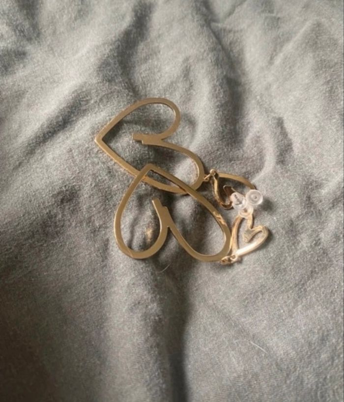 Boucles d’oreilles pendantes NEUVES pour femme forme de coeurs 💛 couleur doré - photo numéro 6