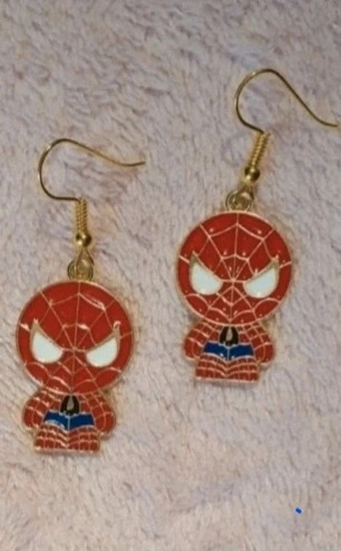 Boucles d'oreilles Spiderman Marvel Disney - photo numéro 2