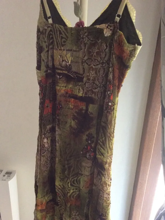 Robe longueur es bretelles - photo numéro 3