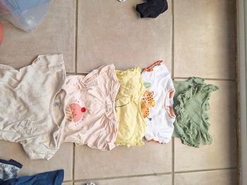 Lot  tee shirt