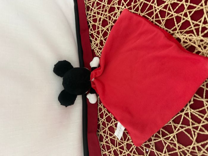 Doudou plat souris Mickey noir rouge DISNEY NICOTOY - photo numéro 3
