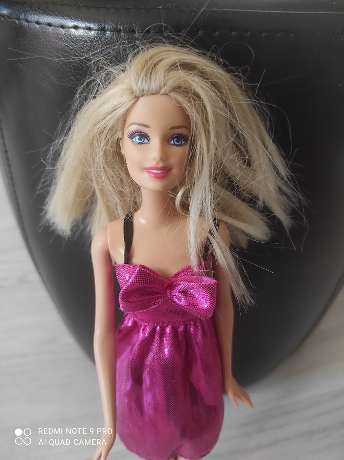 Poupée barbie - photo numéro 2