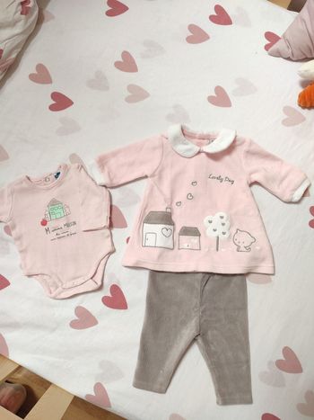 Ensemble bébé fille - 1 mois - Proche du neuf - Mots d'enfants