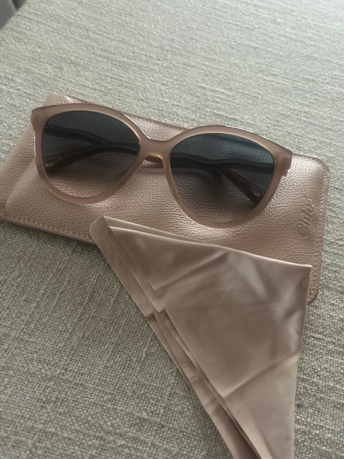 Lunettes de soleil Chloé parfait état - photo numéro 2