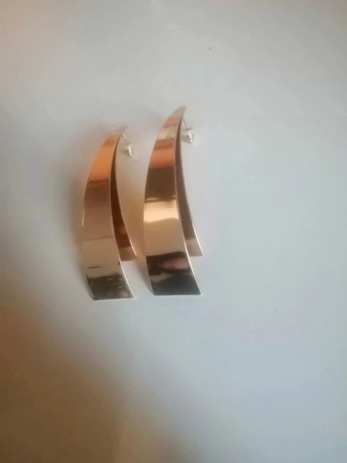 🌸 Demi Créoles allongées dorées "les bijoux de Mathilde" 🌸 - photo numéro 2