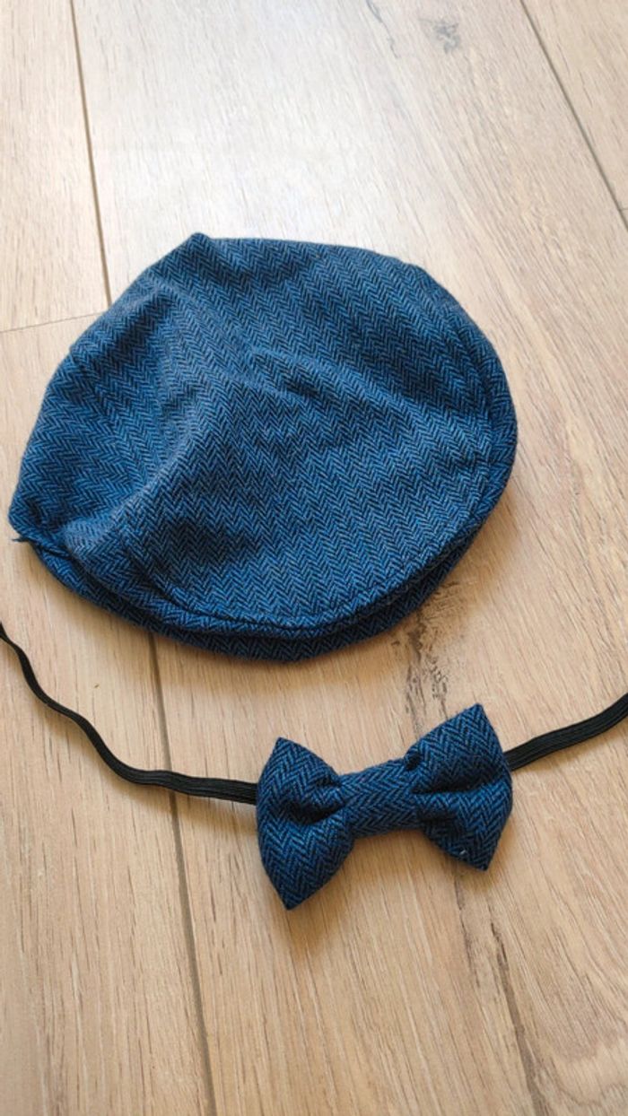 Béret et noeud