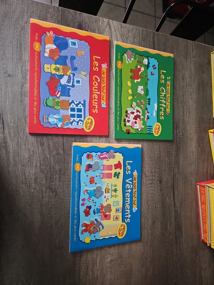 Lot 3 livres je sais tout sur les chiffres les couleurs les vêtements - photo numéro 1