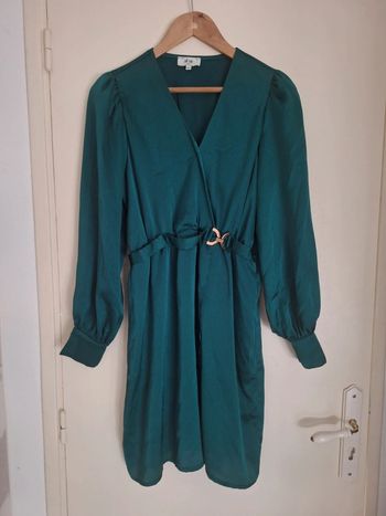 Très belle robe verte 40/42 almé