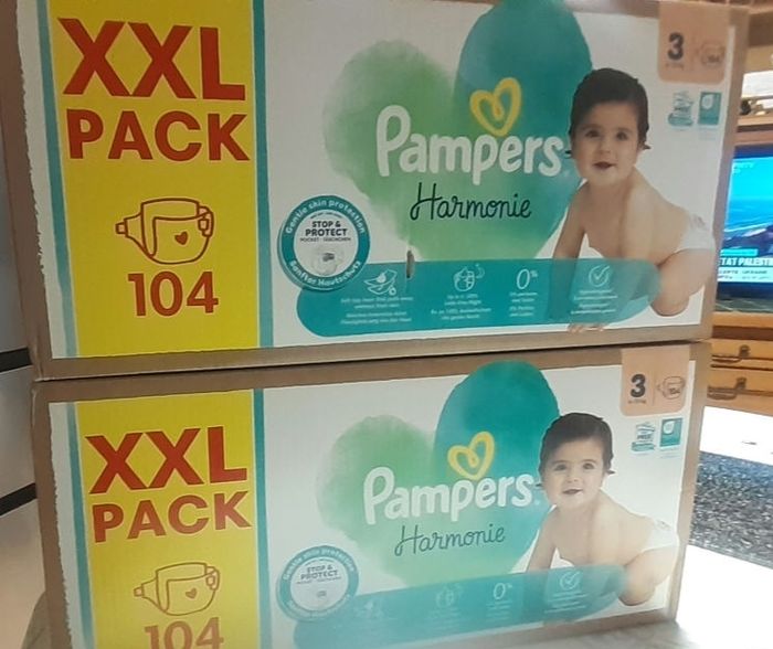 208 couches Pampers Harmonie Taille 3