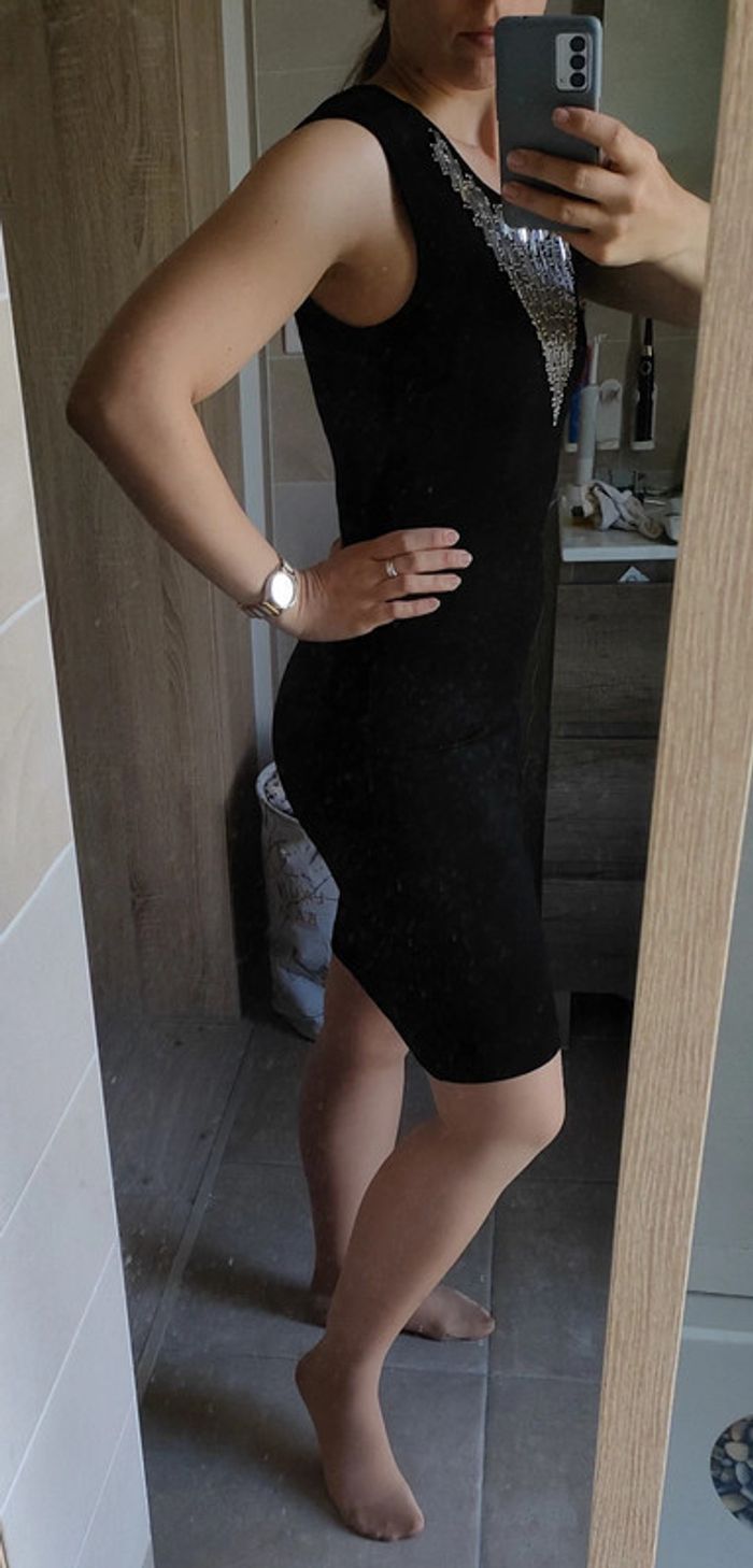 Robe noire - photo numéro 2