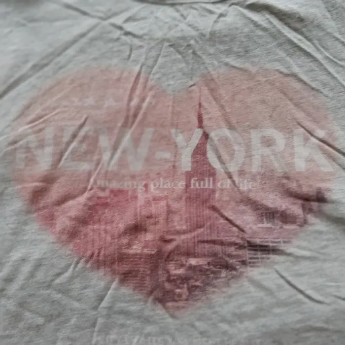 T-shirt gris coeur rose - photo numéro 2