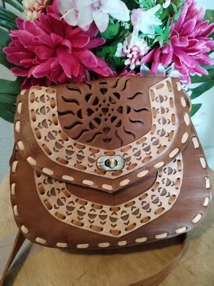 Sac bandoulière en cuir de vachette neuf