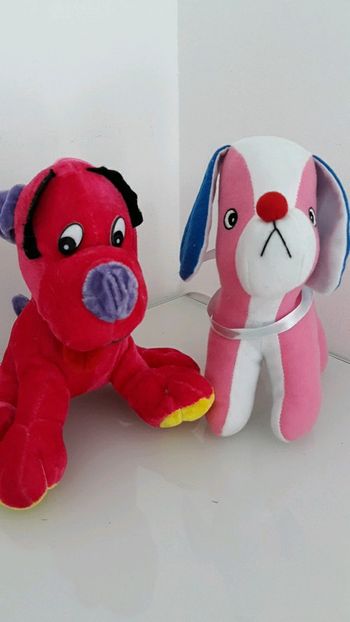 Chiens peluche