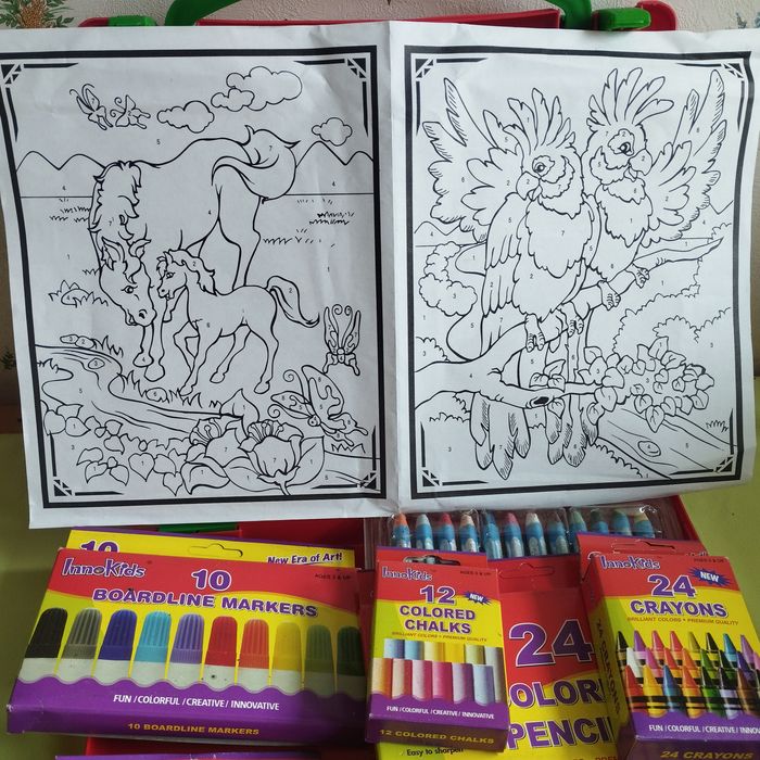 Malette pour dessiner colorier Neuf - photo numéro 4