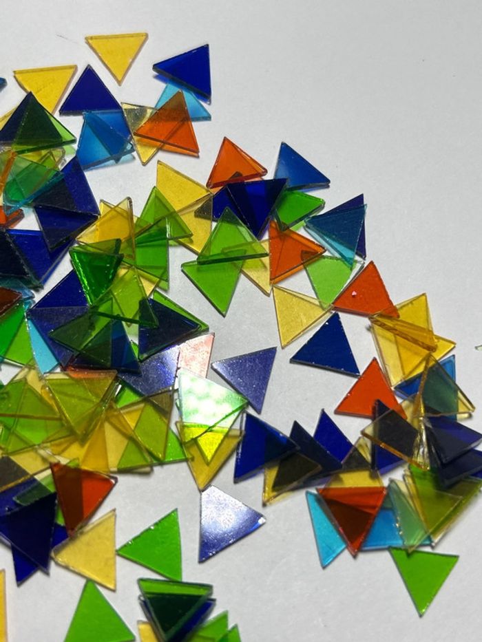 A742, env 200 triangles fins en verre taillé pour loisirs créatifs - photo numéro 4