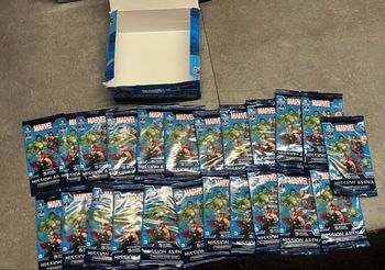 23 sachets cartes à collectionner Marvel Mission Arena neufs scellés
